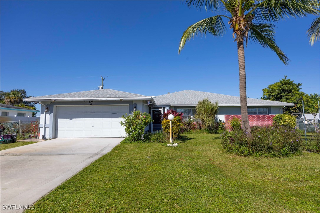 5 Bed SingleFamilyResidence for Sale in Wedgewood, photo 2