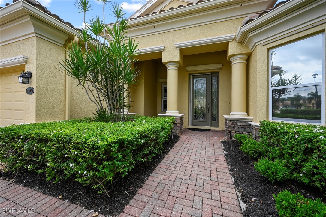 5 Bed Pool Home for Sale in Bella Terra, photo 2