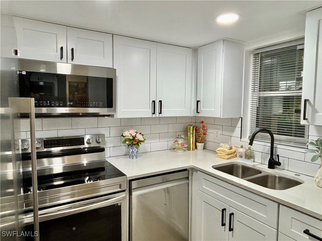 2 Bed Condominium for Sale in Marco Island, FL — photo 2