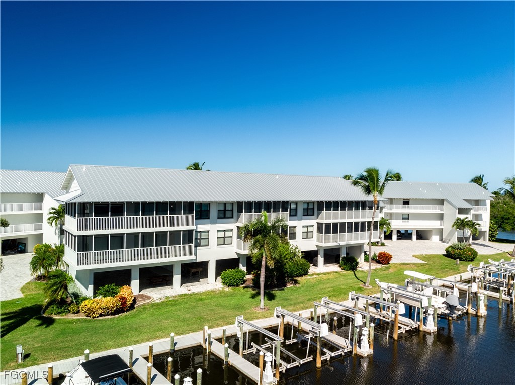 2 Bed Waterfront Home for Sale in Bokeelia, photo 2