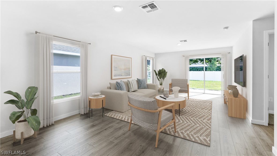 5 Bed SingleFamilyResidence for Sale in Hemingway Pointe, FL — photo 2