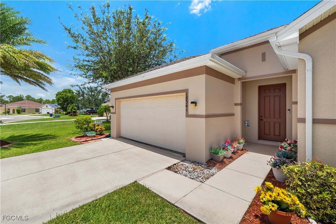 2 Bed SingleFamilyResidence for Sale in Town Lakes, photo 2