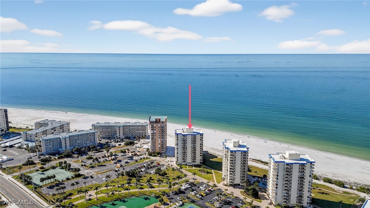 1 Bed Waterfront Home for Sale in Fort Myers Beach, photo 2