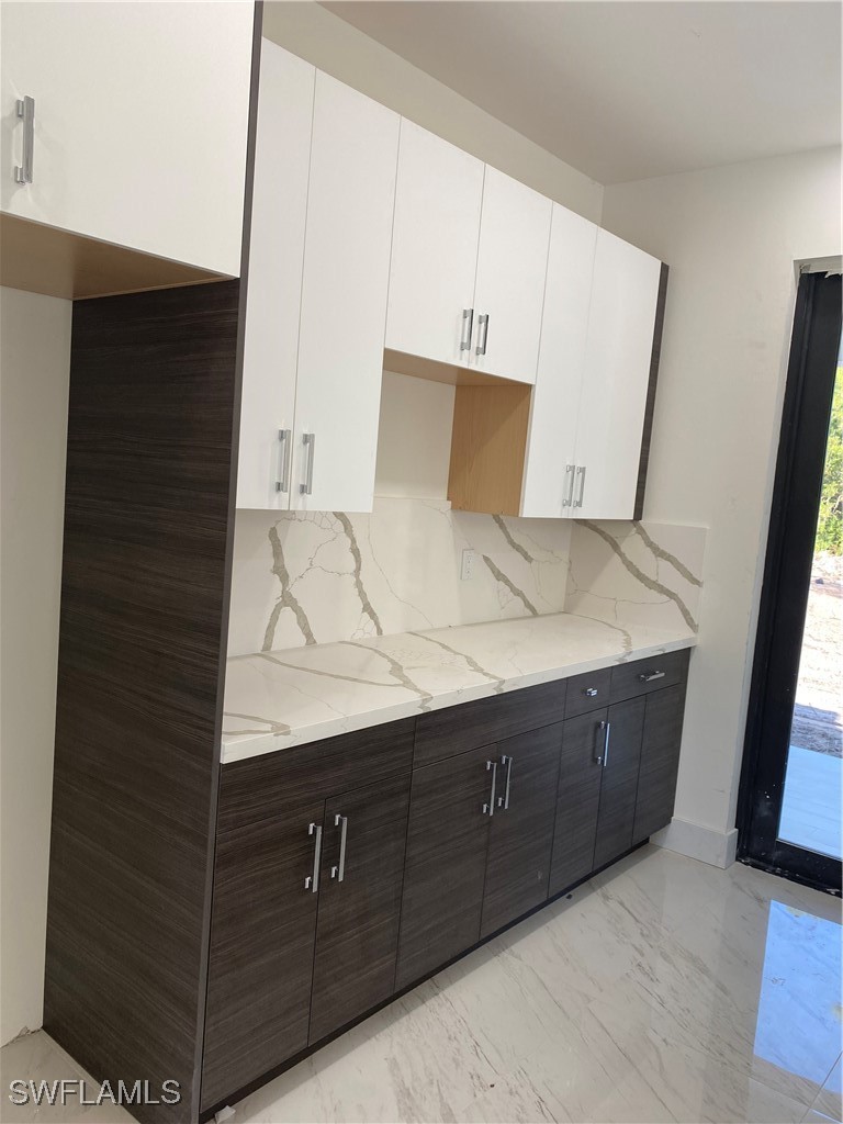 5 Bed SingleFamilyResidence for Sale in Naples, FL, $640,000 — photo 2