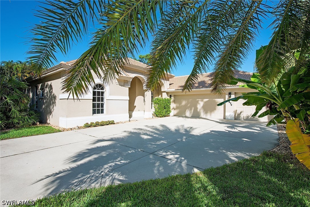 3 Bed Pool Home for Sale in Autumn Woods, FL, $1,000,000 — photo 2