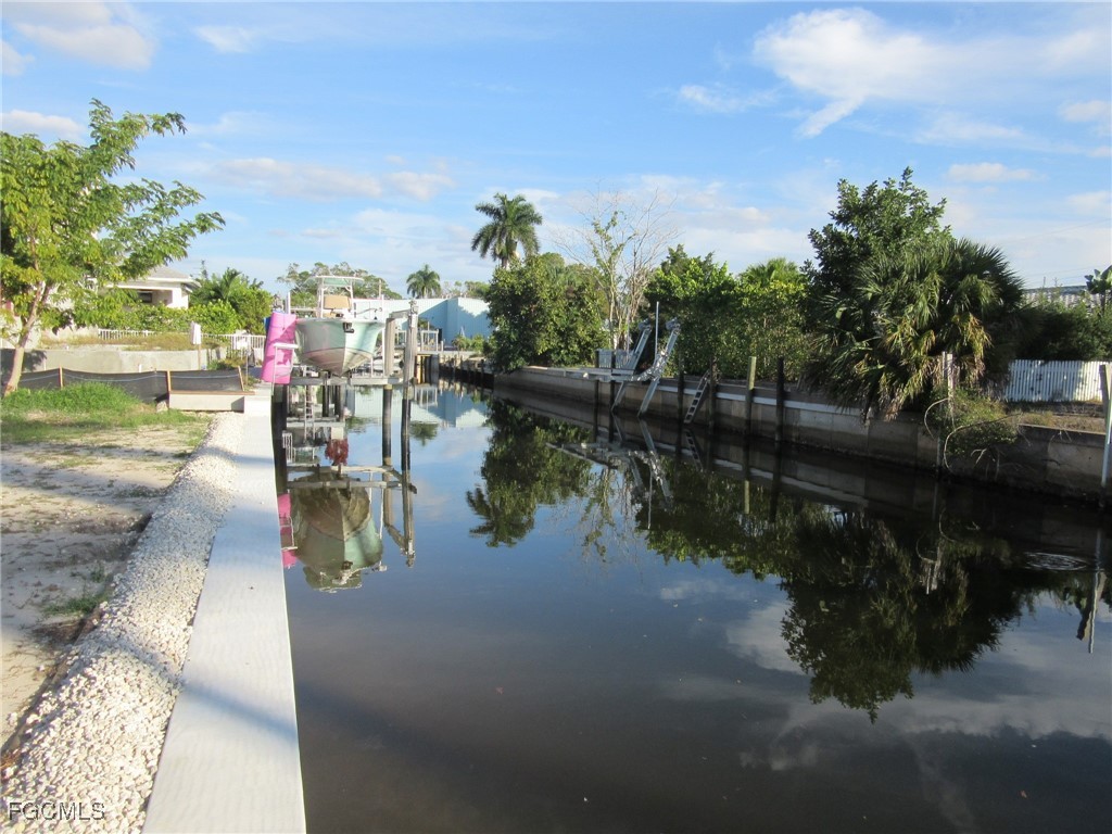 3 Bed Waterfront Home for Sale in Gulf Shores, photo 2