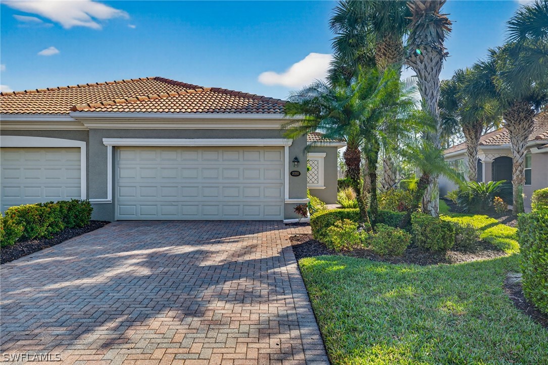 3 Bed Attached for Sale in Bella Terra, FL — photo 2