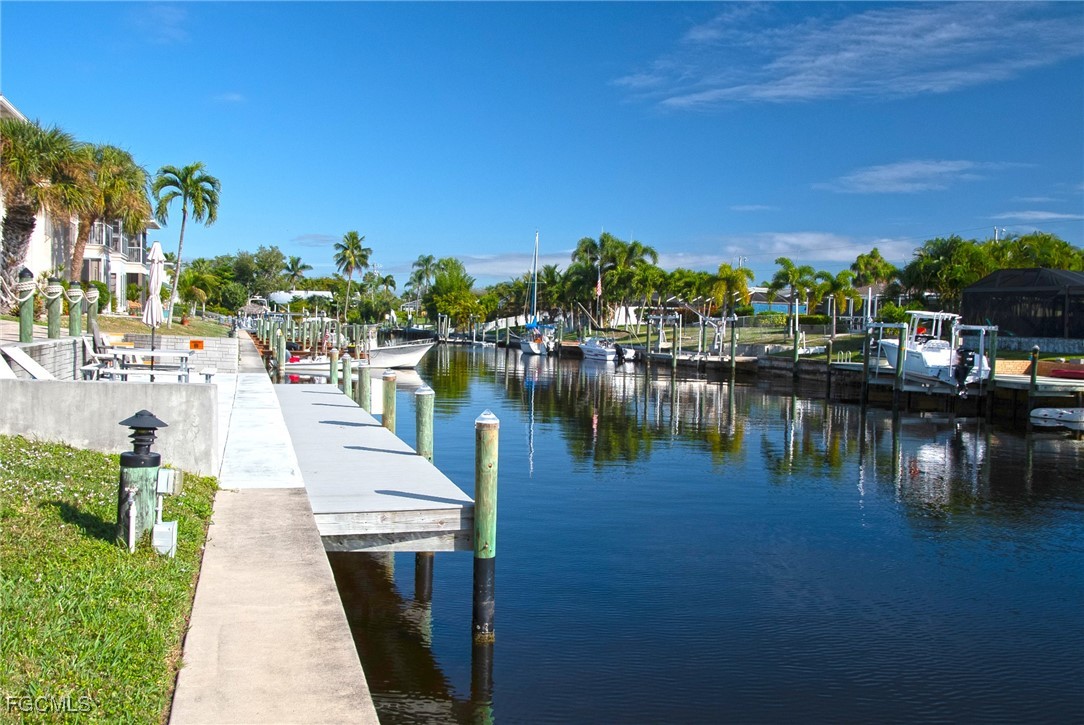 2 Bed Waterfront Home for Sale in Mark I, photo 2