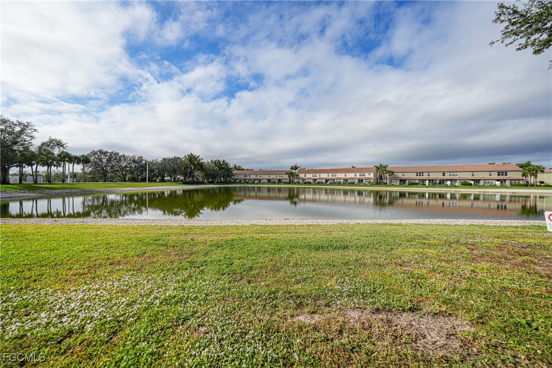 2 Bed Waterfront Home for Sale in Royal Greens, photo 2
