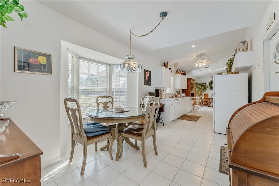 3 Bed SingleFamilyResidence for Sale in Naples, photo 2