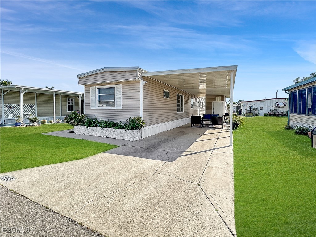 2 Bed ManufacturedHome for Sale in Fort Myers, FL, $84,000 — photo 2