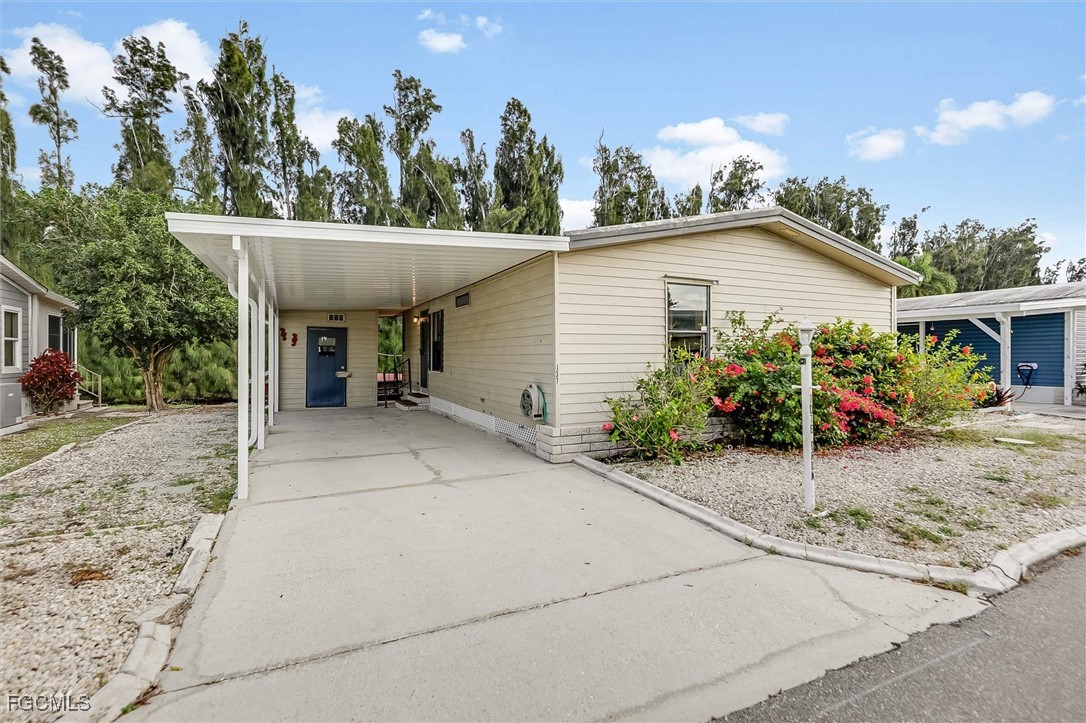 2 Bed Waterfront Home for Sale in Pine Island Cove, photo 2