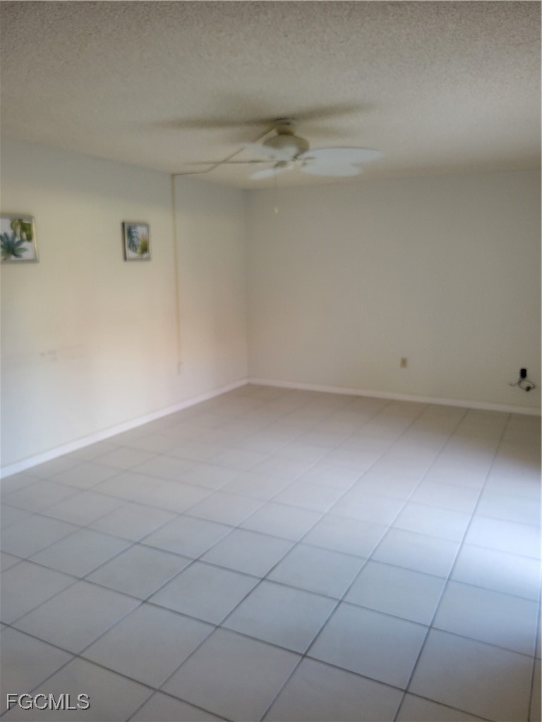 2 Bed Townhouse for Sale in Fort Myers, FL, $120,000 — photo 2