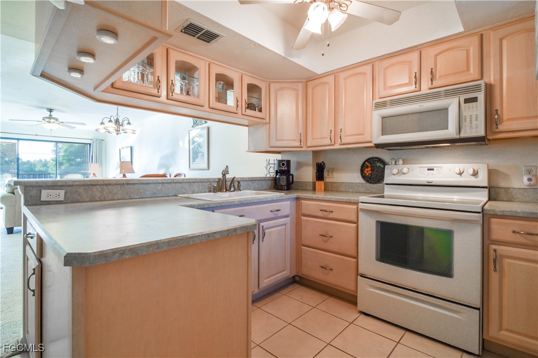 2 Bed Condominium for Sale in North Fort Myers, FL, $143,000 — photo 2