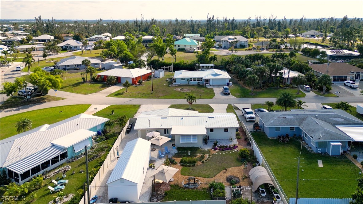 3 Bed SingleFamilyResidence for Sale in Charlotte Shores, FL — photo 2