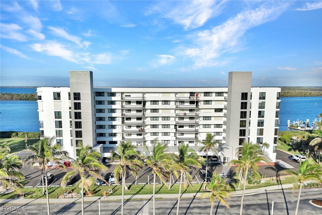 2 Bed Waterfront Home for Sale in The Palms Of Bay Beach, FL — photo 2