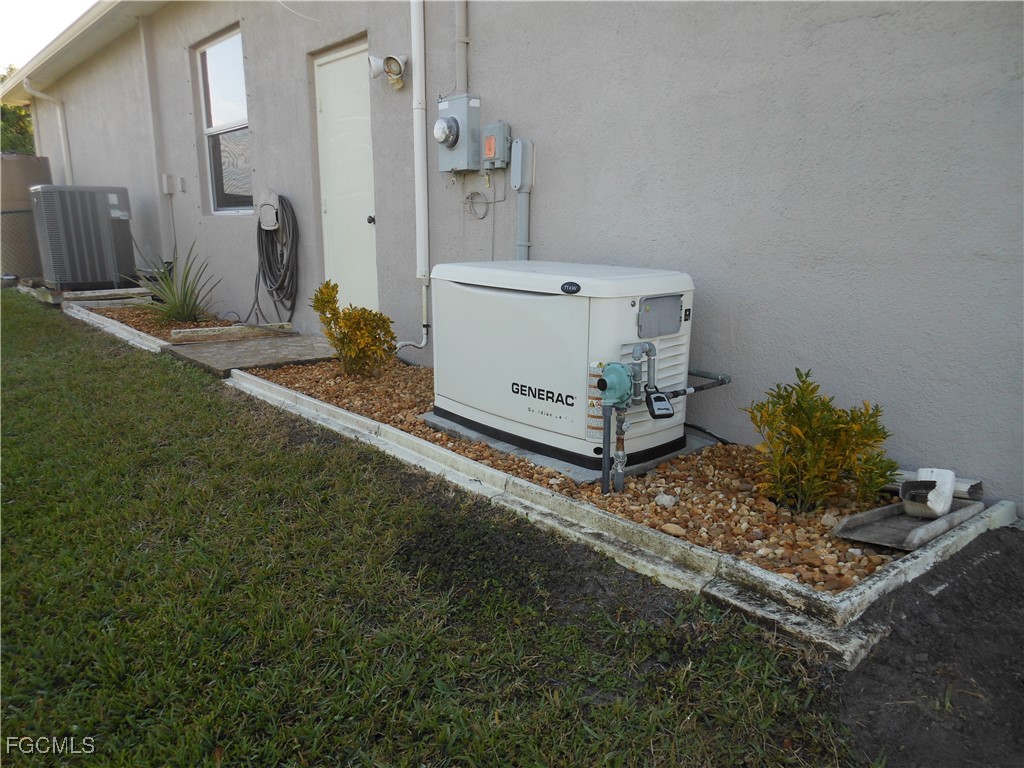 3 Bed SingleFamilyResidence for Sale in Lehigh Acres, FL — photo 2