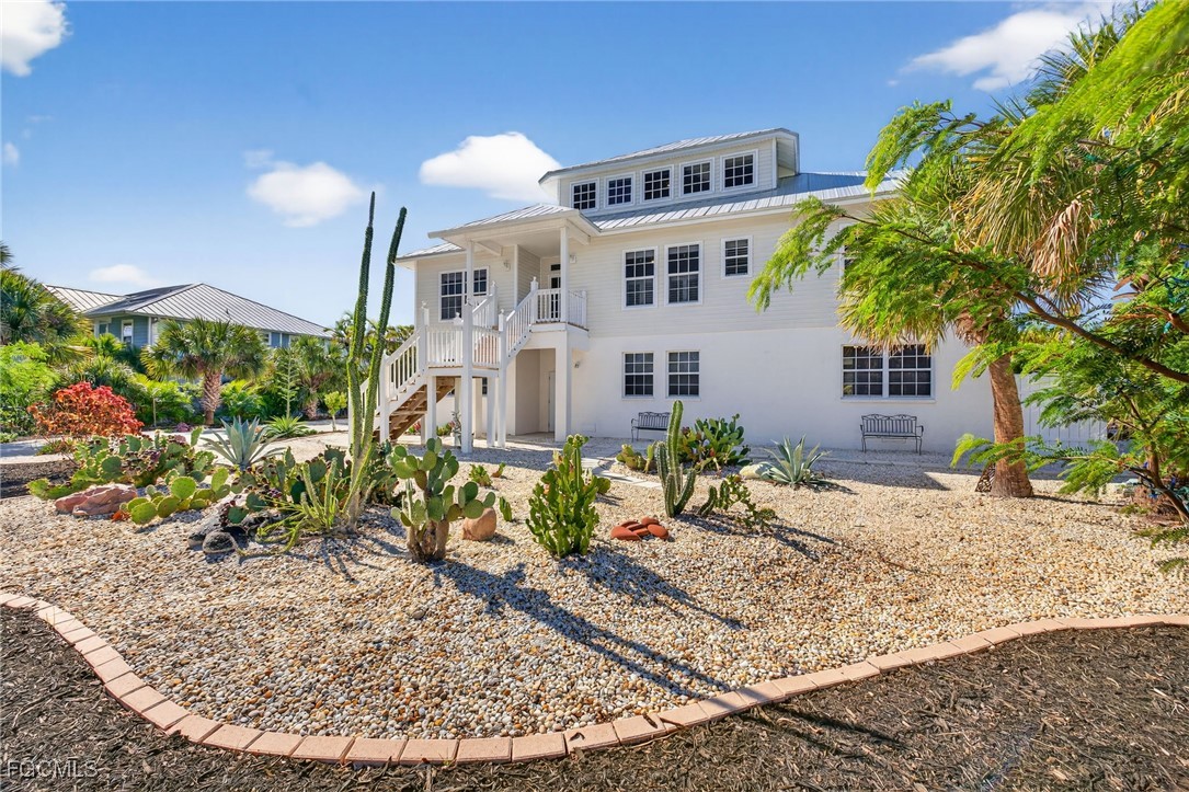 4 Bed Pool Home for Sale in Sanibel, photo 2