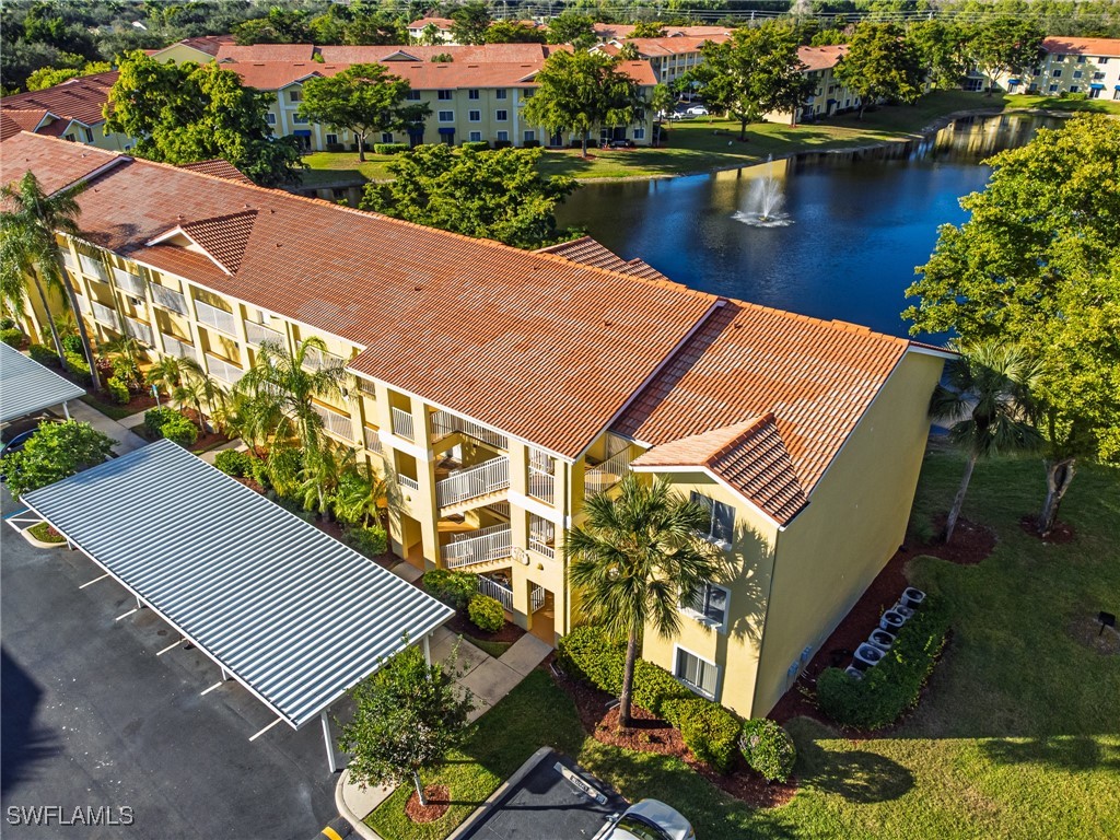 2 Bed Waterfront Home for Sale in Naples, photo 2