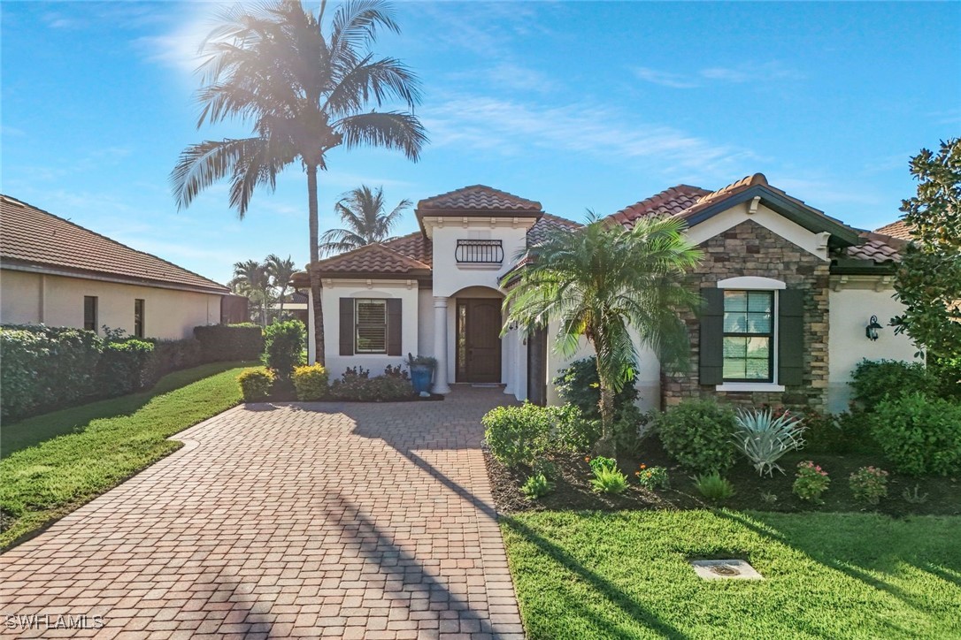 2 Bed Pool Home for Sale in Bonita Springs, photo 2