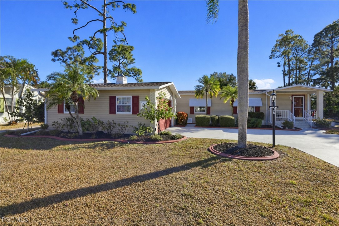 2 Bed ManufacturedHome for Sale in North Fort Myers, FL — photo 2