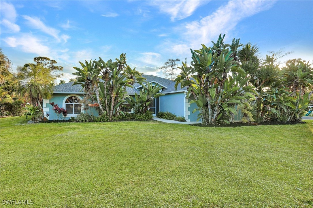 3 Bed Pool Home for Sale in Naples, photo 2