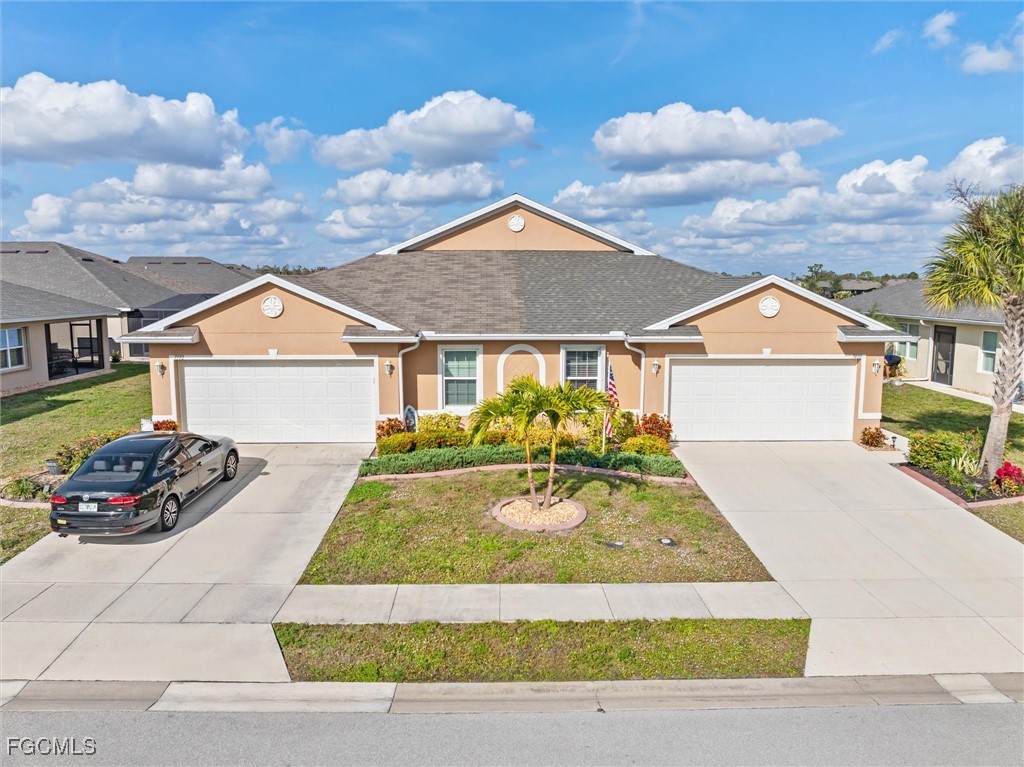 2 Bed Waterfront Home for Sale in Waterford, FL, $308,000 — photo 2