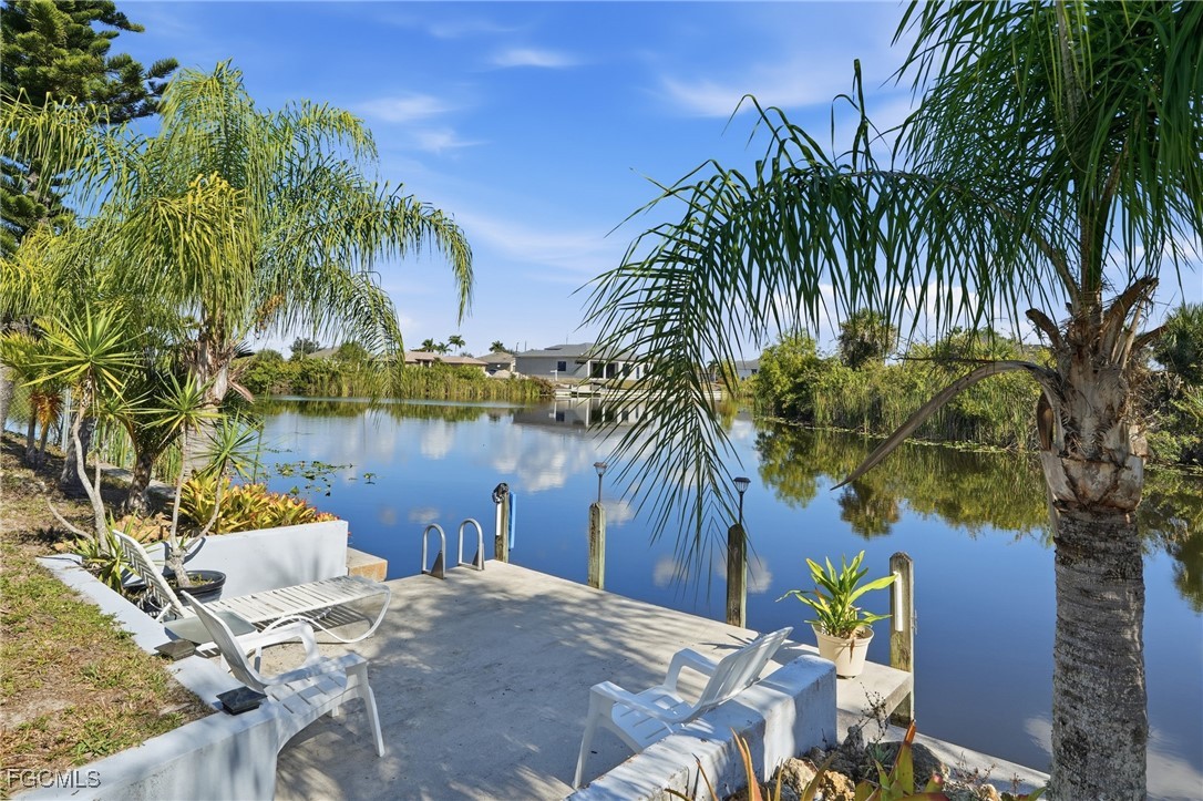 3 Bed Pool Home for Sale in Cape Coral, photo 2