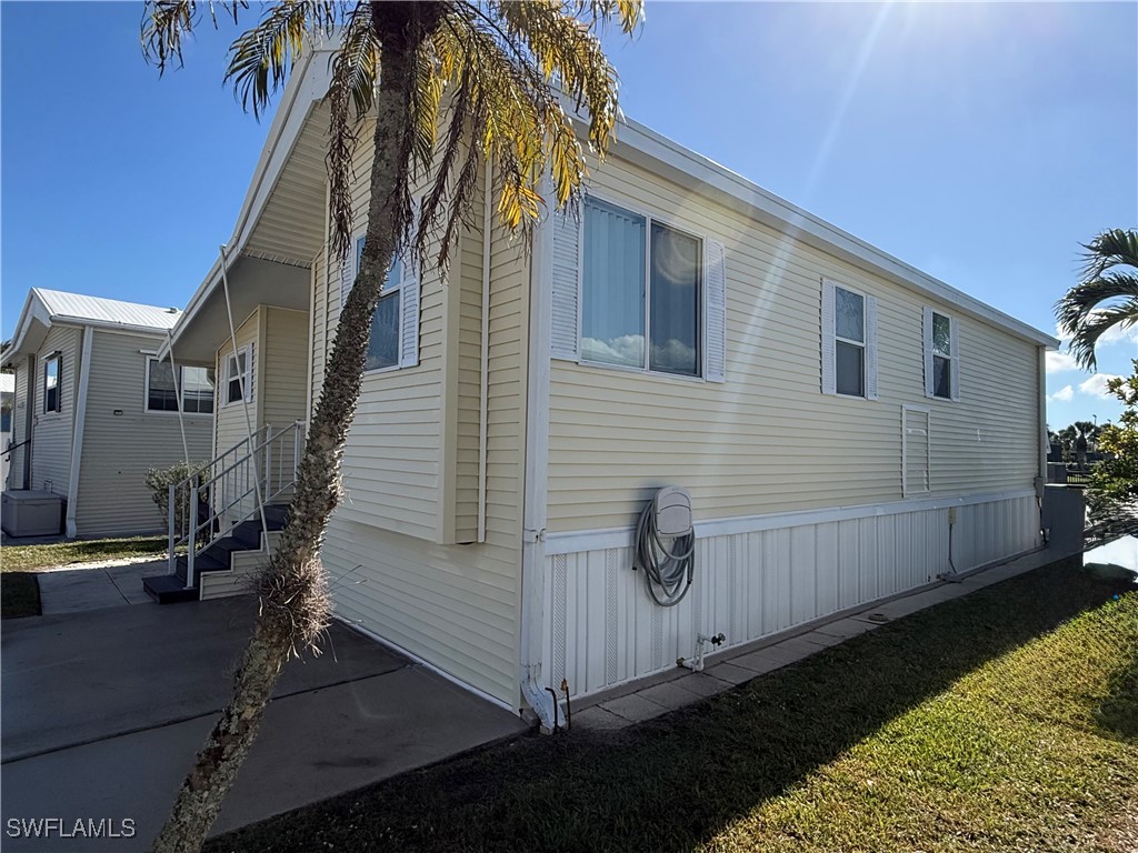 1 Bed ManufacturedHome for Sale in Naples, FL, $129,000 — photo 2