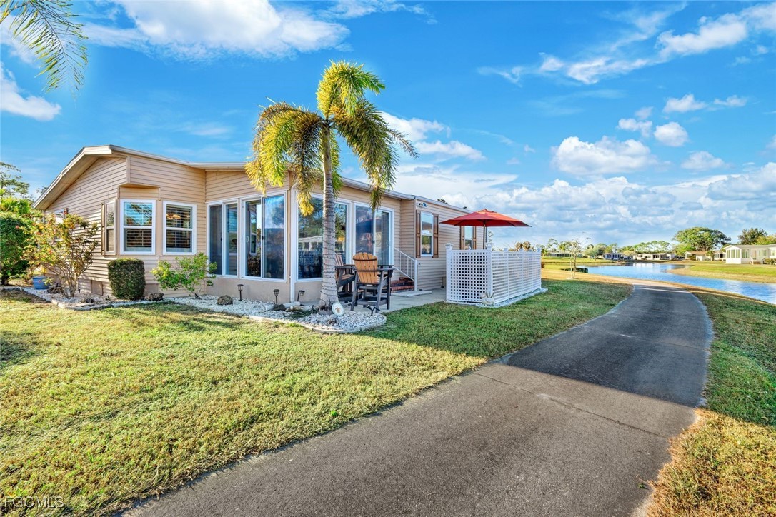 2 Bed Waterfront Home for Sale in North Fort Myers, FL — photo 2