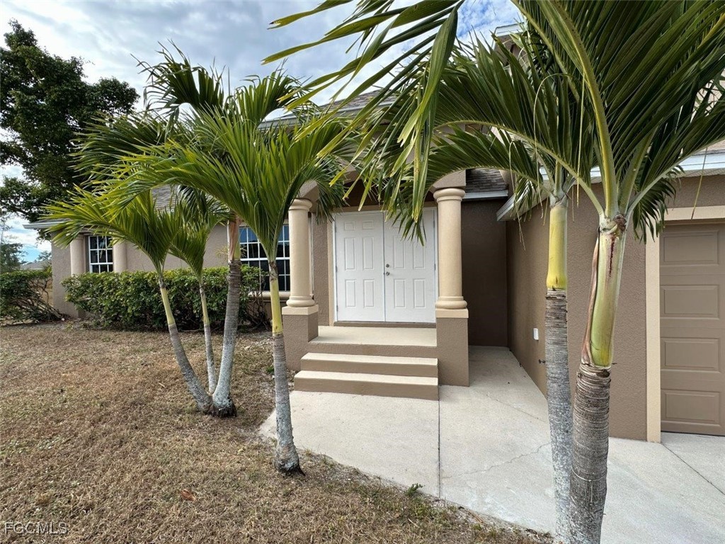 3 Bed Waterfront Home for Sale in Cape Coral, FL, $289,000 — photo 2