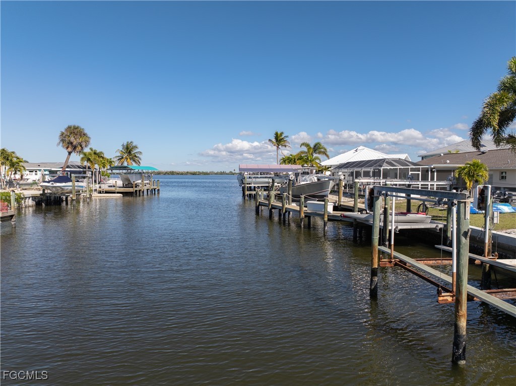 2 Bed Waterfront Home for Sale in Matlacha, FL, $339,000 — photo 2