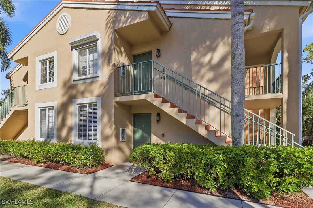 1 Bed Condominium for Sale in Naples, FL — photo 2