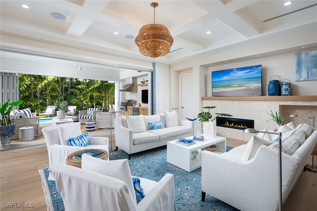 6 Bed Pool Home for Sale in Olde Naples, photo 2