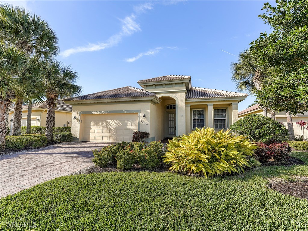 3 Bed Pool Home for Sale in Bramble Cove, FL, $399,000 — photo 2