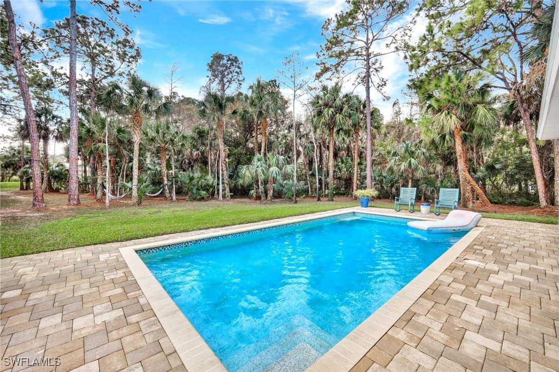 3 Bed Pool Home for Sale in Naples, photo 2