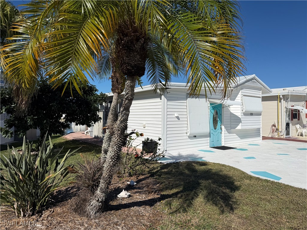 1 Bed ManufacturedHome for Sale in Naples, FL, $125,000 — photo 2
