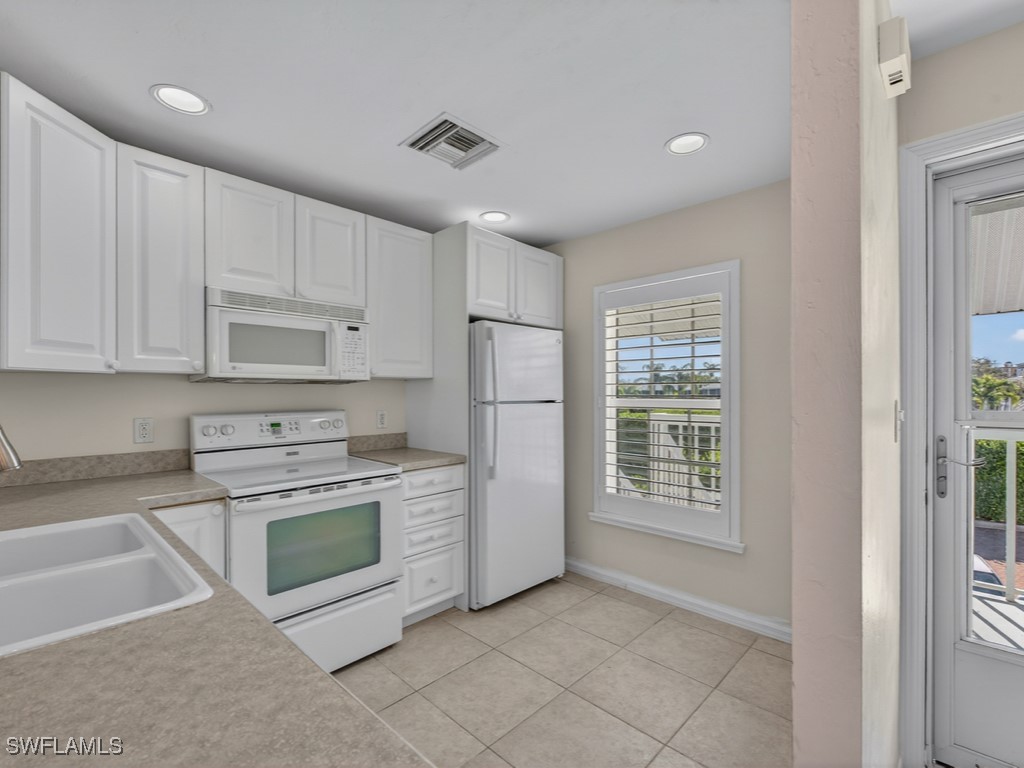 2 Bed Condominium for Sale in Marco Island, FL, $399,995 — photo 2