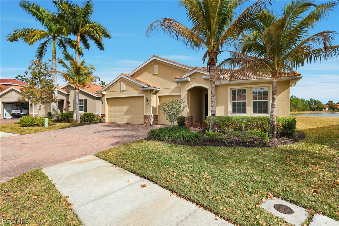 4 Bed Pool Home for Sale in Lindsford, photo 2