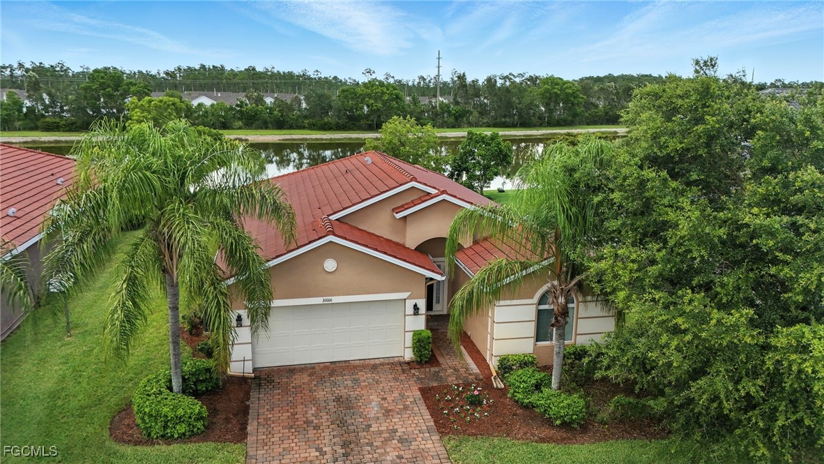 3 Bed Waterfront Home for Sale in Fort Myers, FL, $369,000 — photo 2