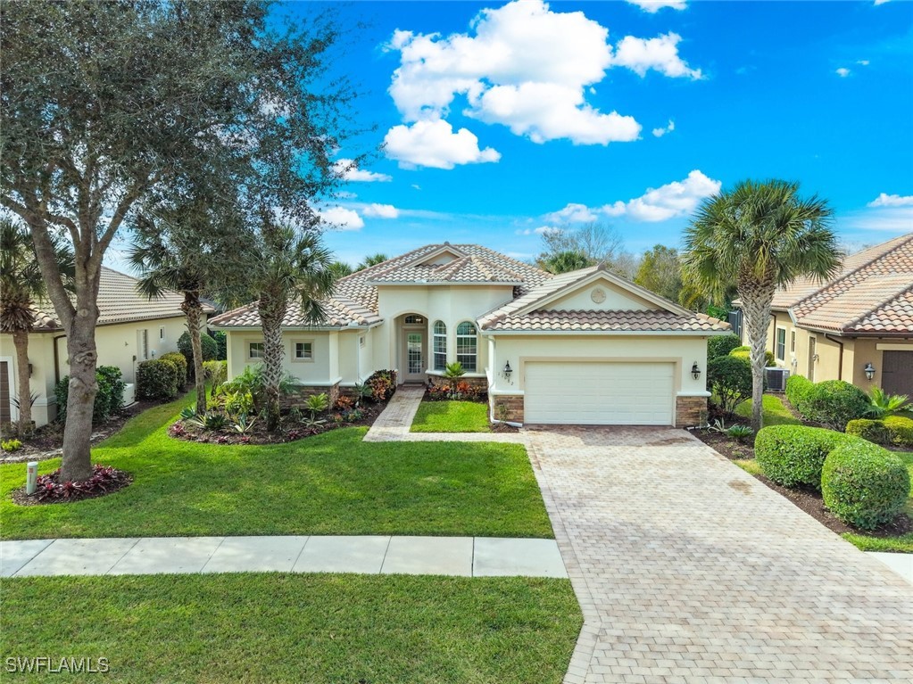 3 Bed Pool Home for Sale in Hollybrook, photo 2