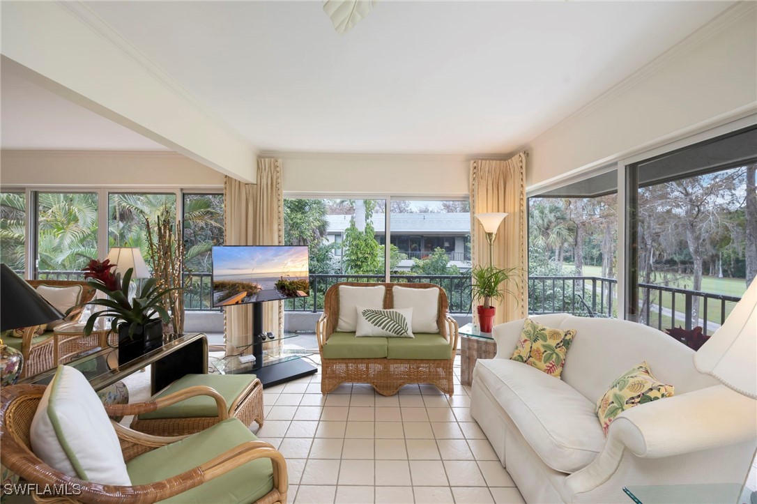 3 Bed Condominium for Sale in Naples, photo 2