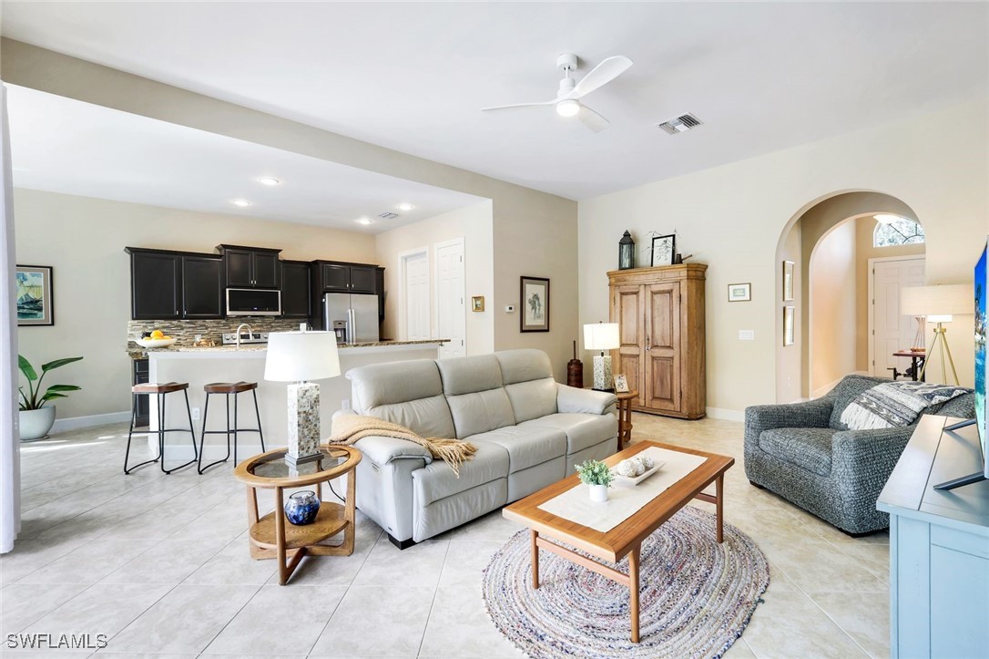 2 Bed Pool Home for Sale in Ashmont, photo 2