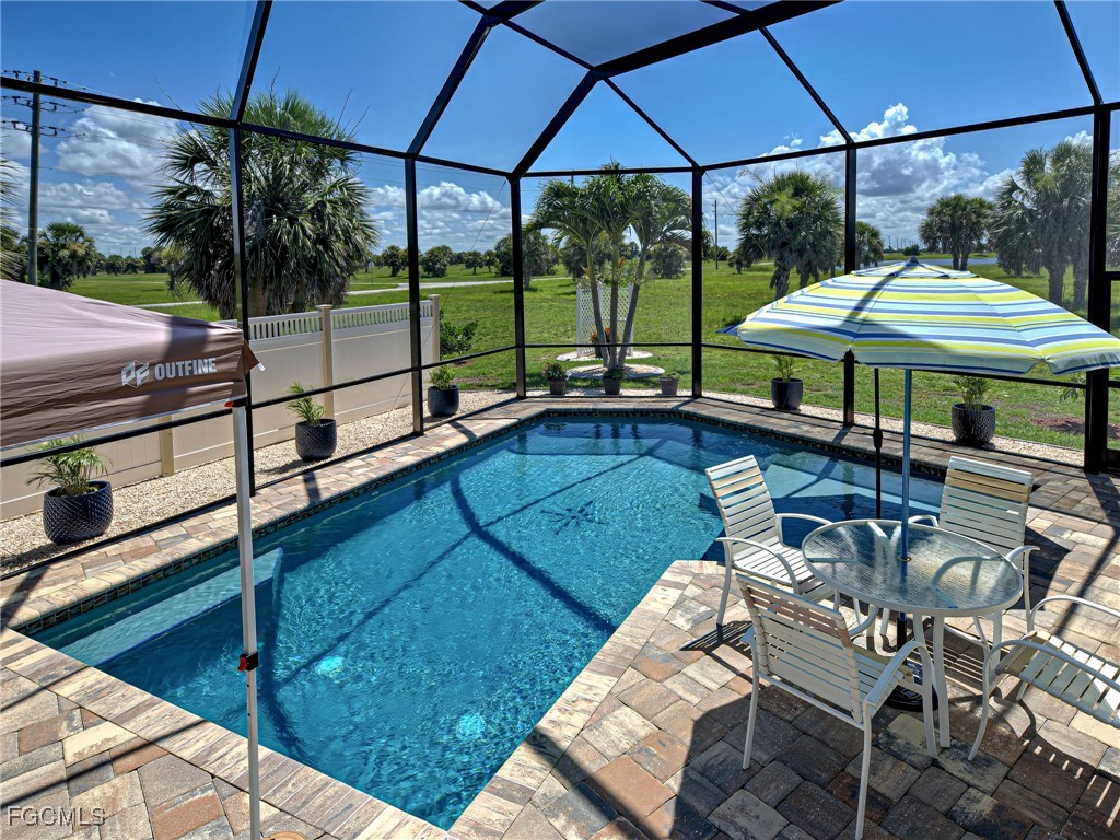 2 Bed Pool Home for Sale in Rotonda Villas, photo 2