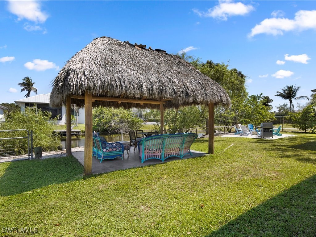 3 Bed SingleFamilyResidence for Sale in Naples, photo 2