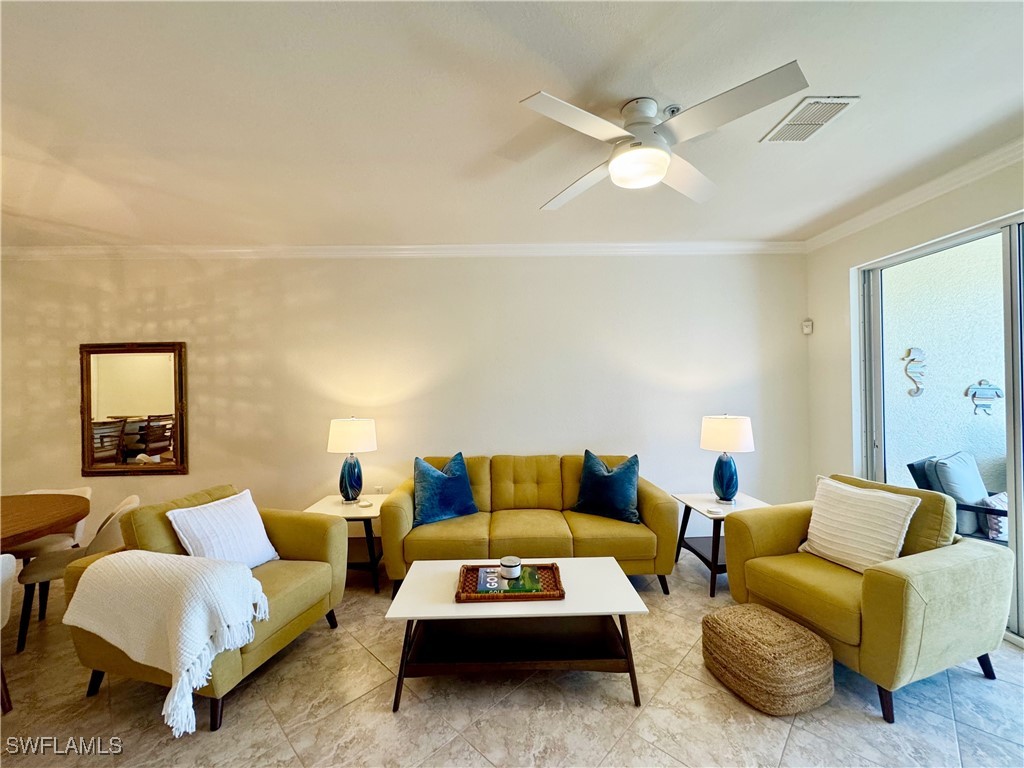 2 Bed Condominium for Sale in Lake Barrington, photo 2