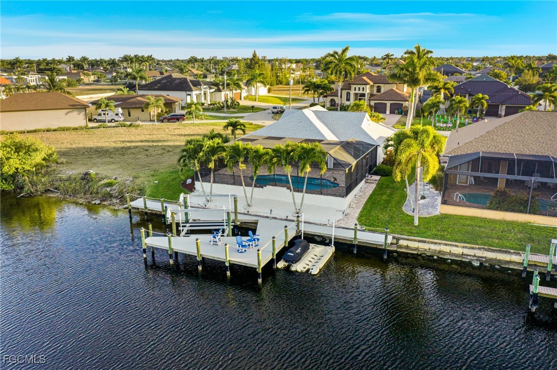 3 Bed Pool Home for Sale in Cape Coral, photo 2
