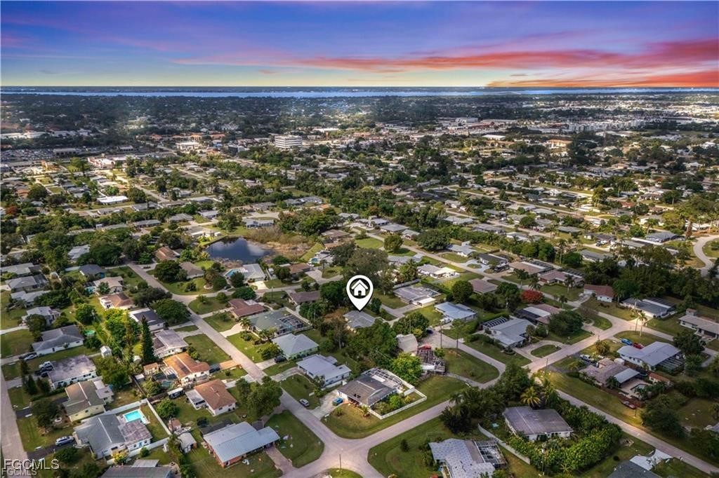 4 Bed SingleFamilyResidence for Sale in Fort Myers, photo 2