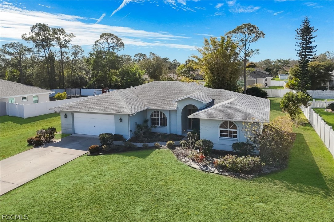 3 Bed SingleFamilyResidence for Sale in Terrapin Wood, FL — photo 2