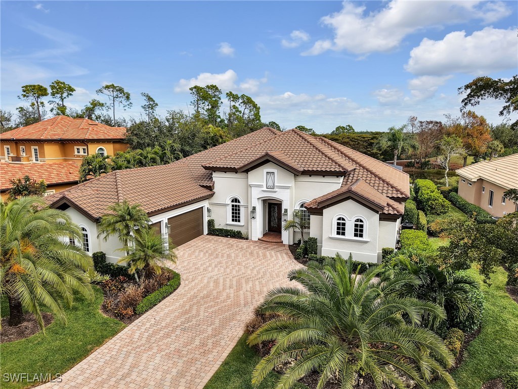 4 Bed Pool Home for Sale in Grande Estates, photo 2